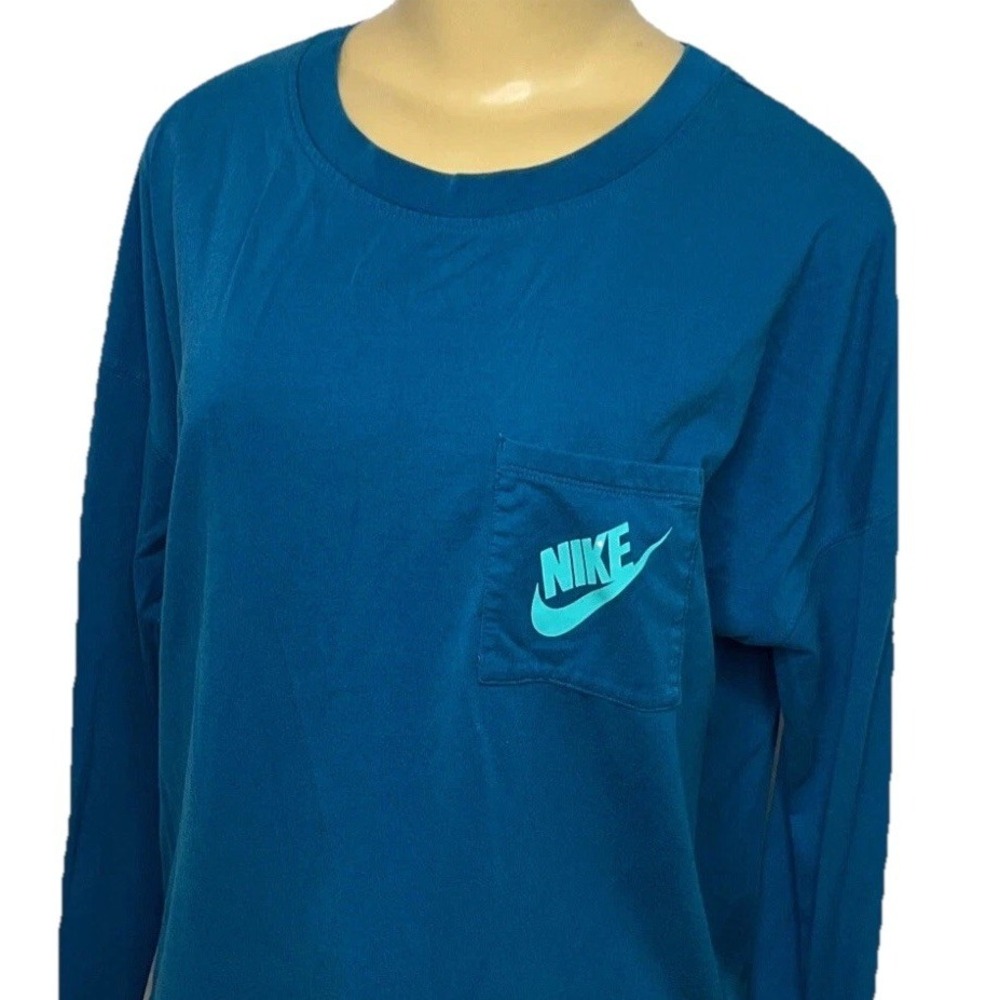 Nike Swoosh Pocket Long Sleeve T Shirt Womens M Teal Athletic Crewneck Top